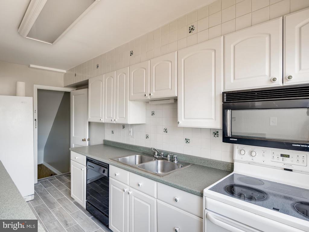 OAKLEIGH MANOR - Residential