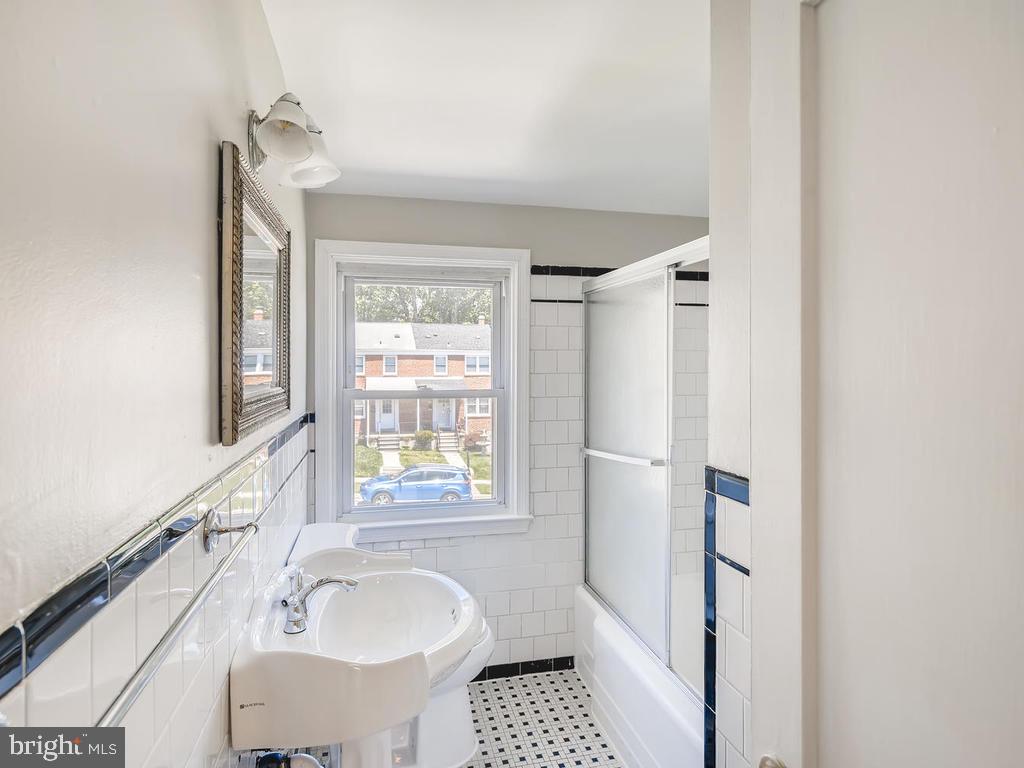 OAKLEIGH MANOR - Residential