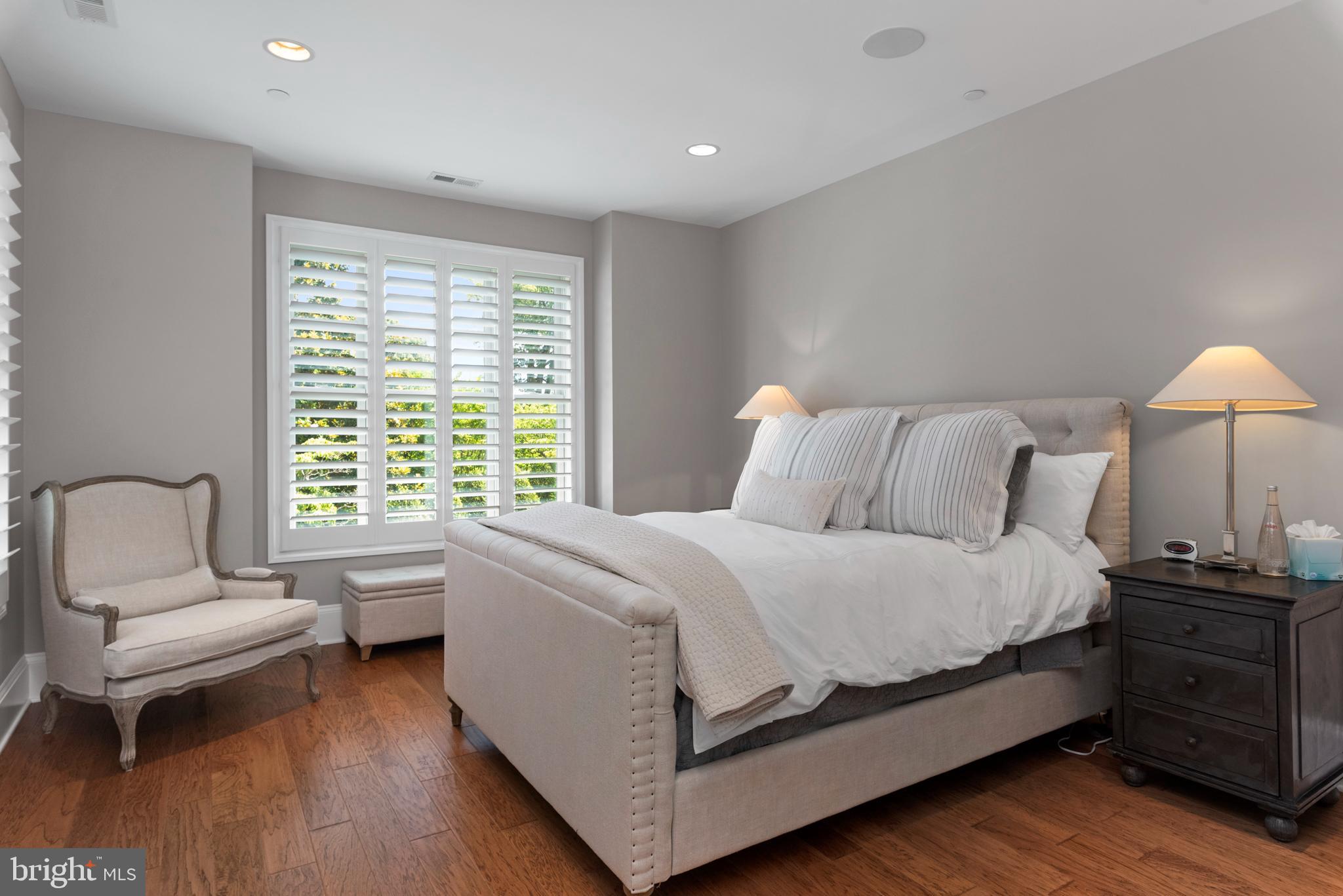 WARDOUR - Residential