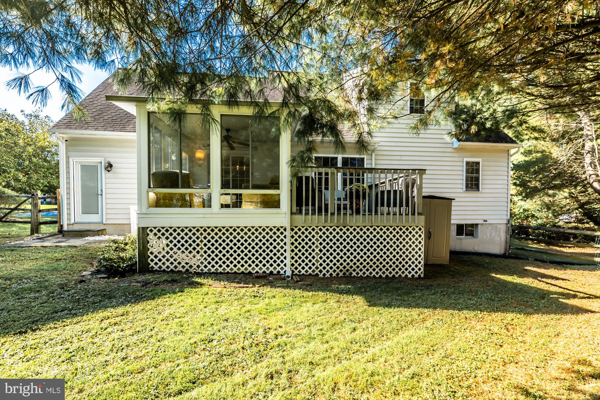 HAWTHORNE LANE - Residential