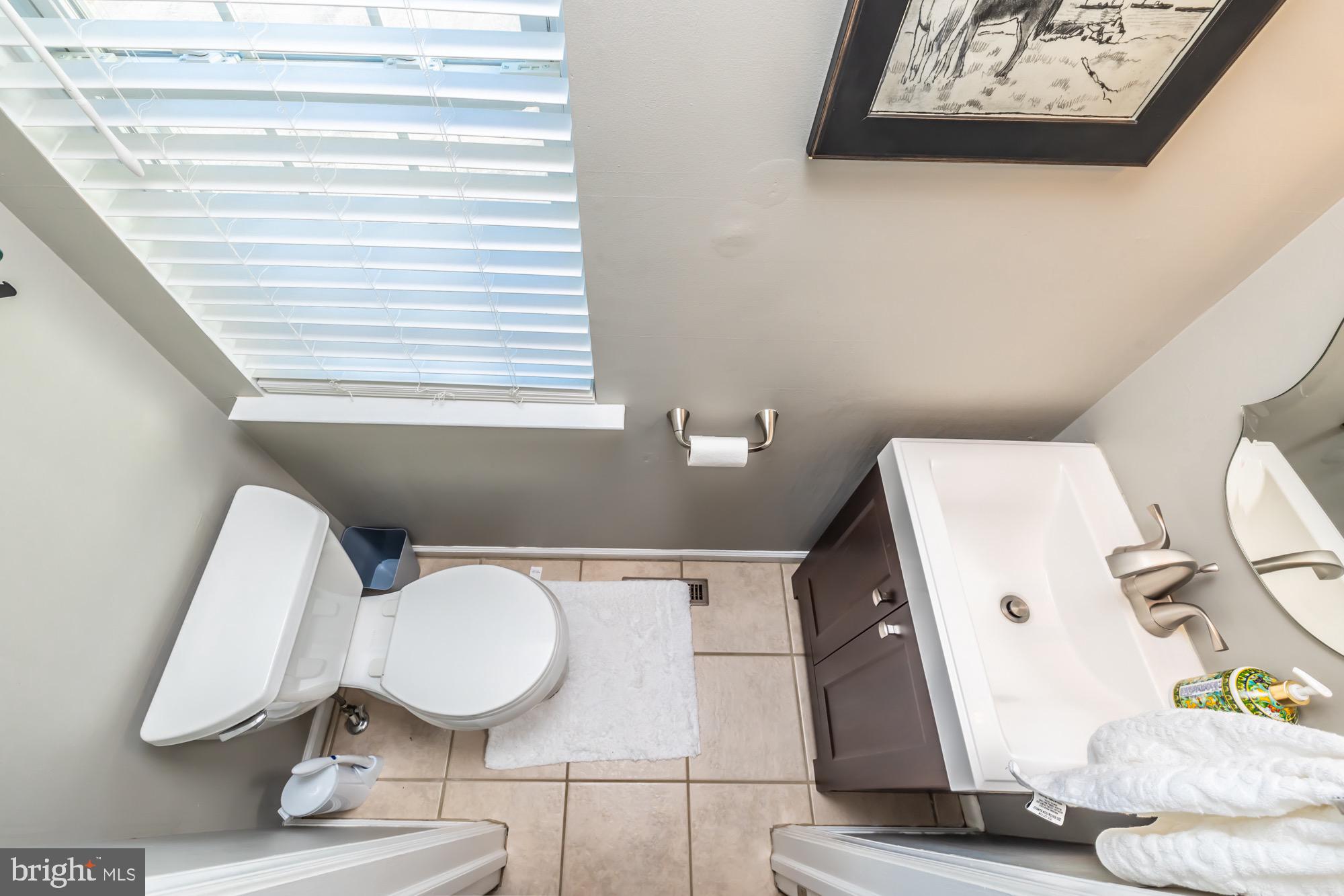 HAWTHORNE LANE - Residential