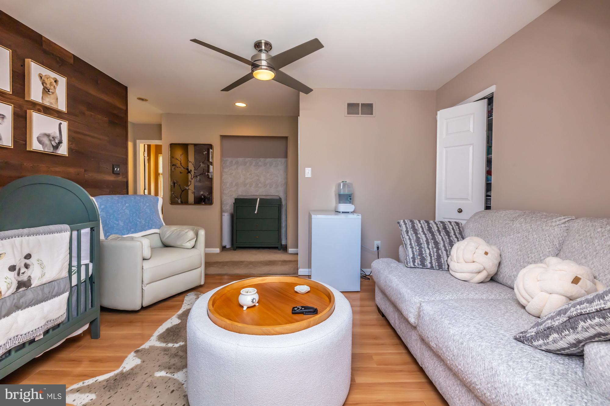 HAWTHORNE LANE - Residential