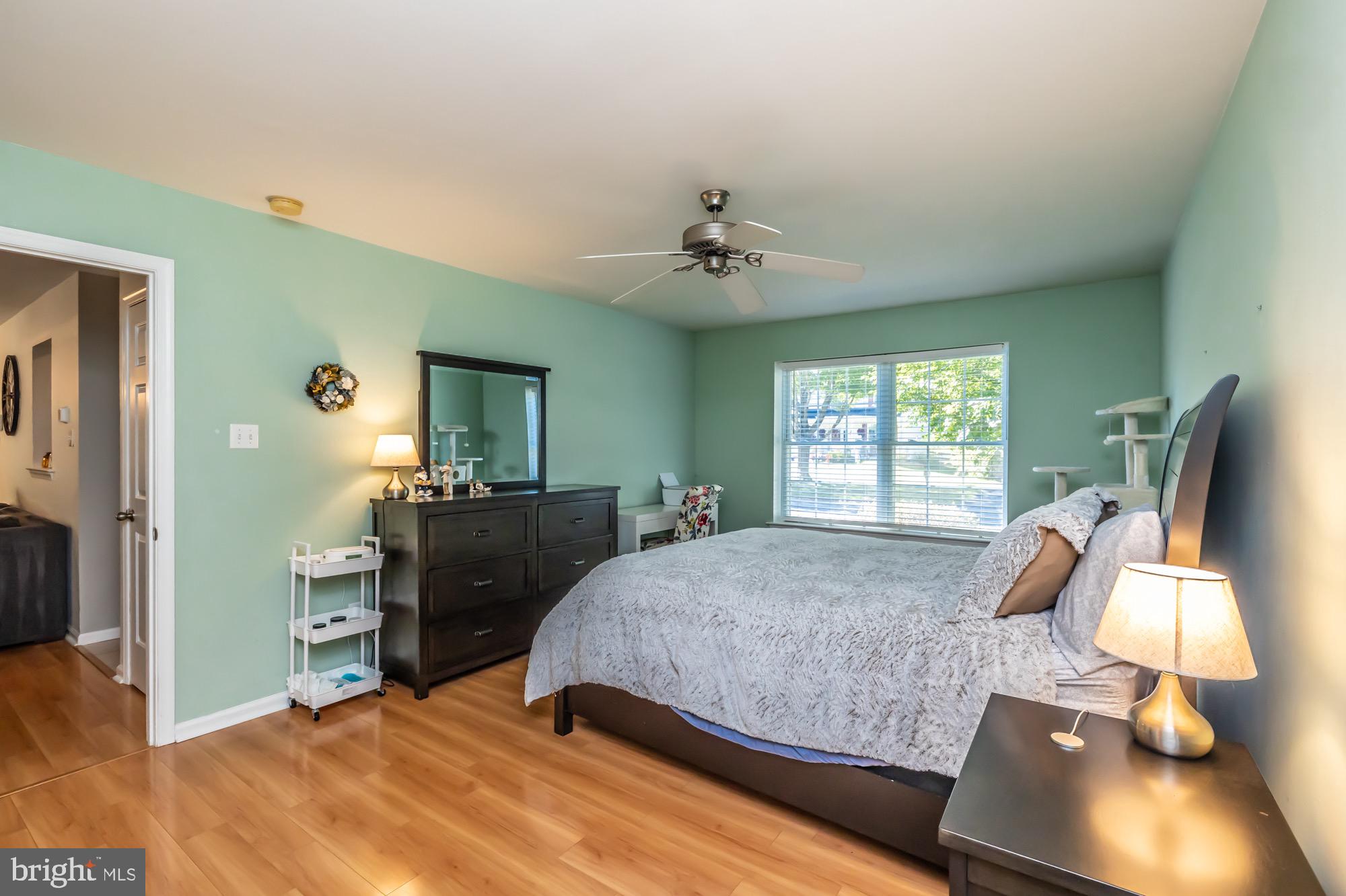 HAWTHORNE LANE - Residential