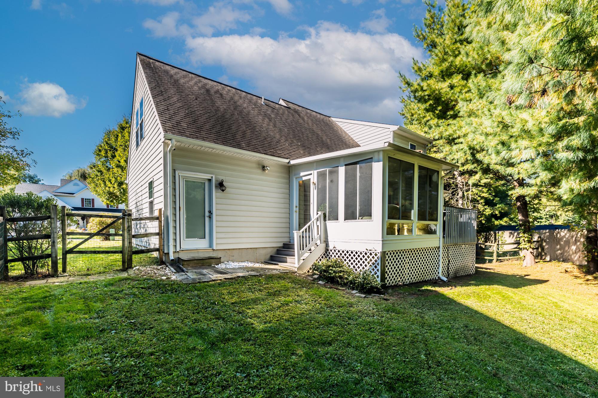 HAWTHORNE LANE - Residential