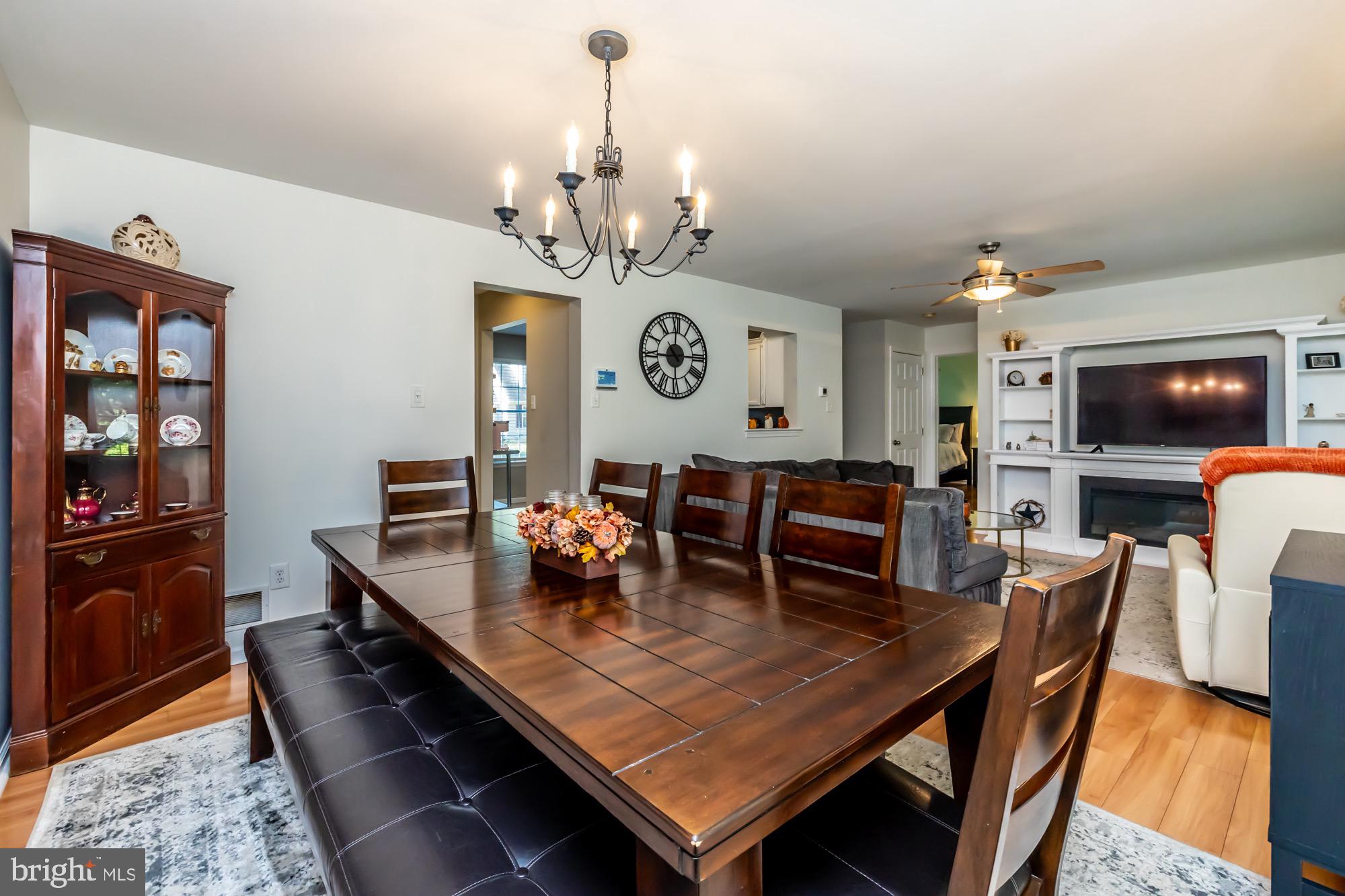 HAWTHORNE LANE - Residential