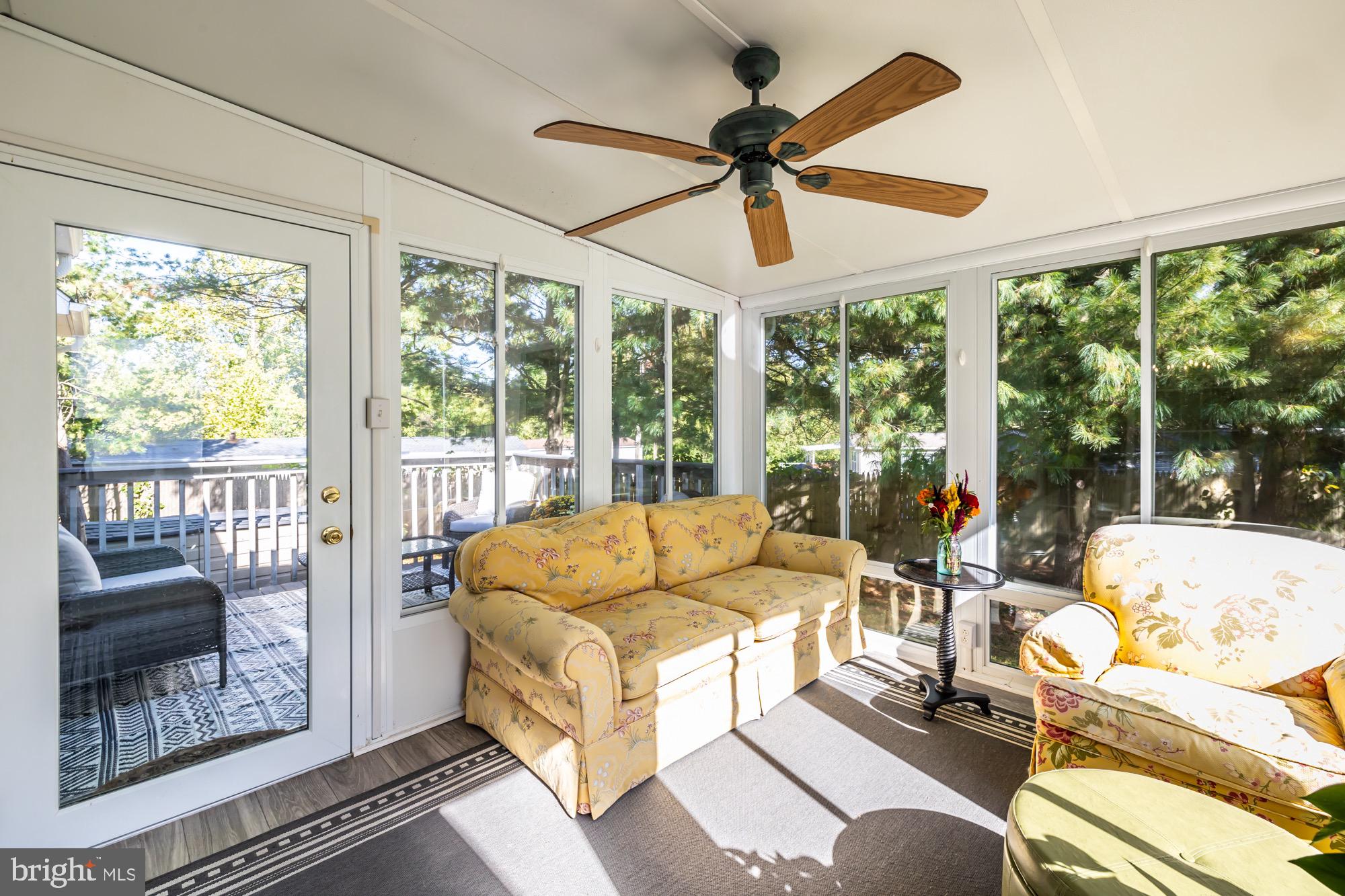 HAWTHORNE LANE - Residential