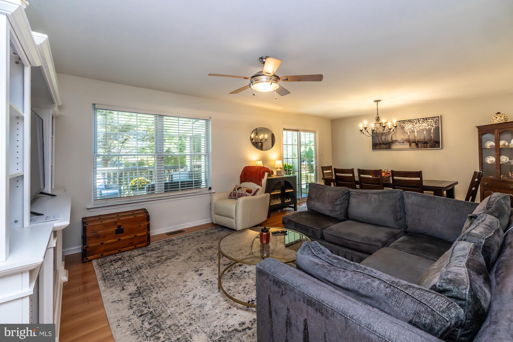 HAWTHORNE LANE - Residential