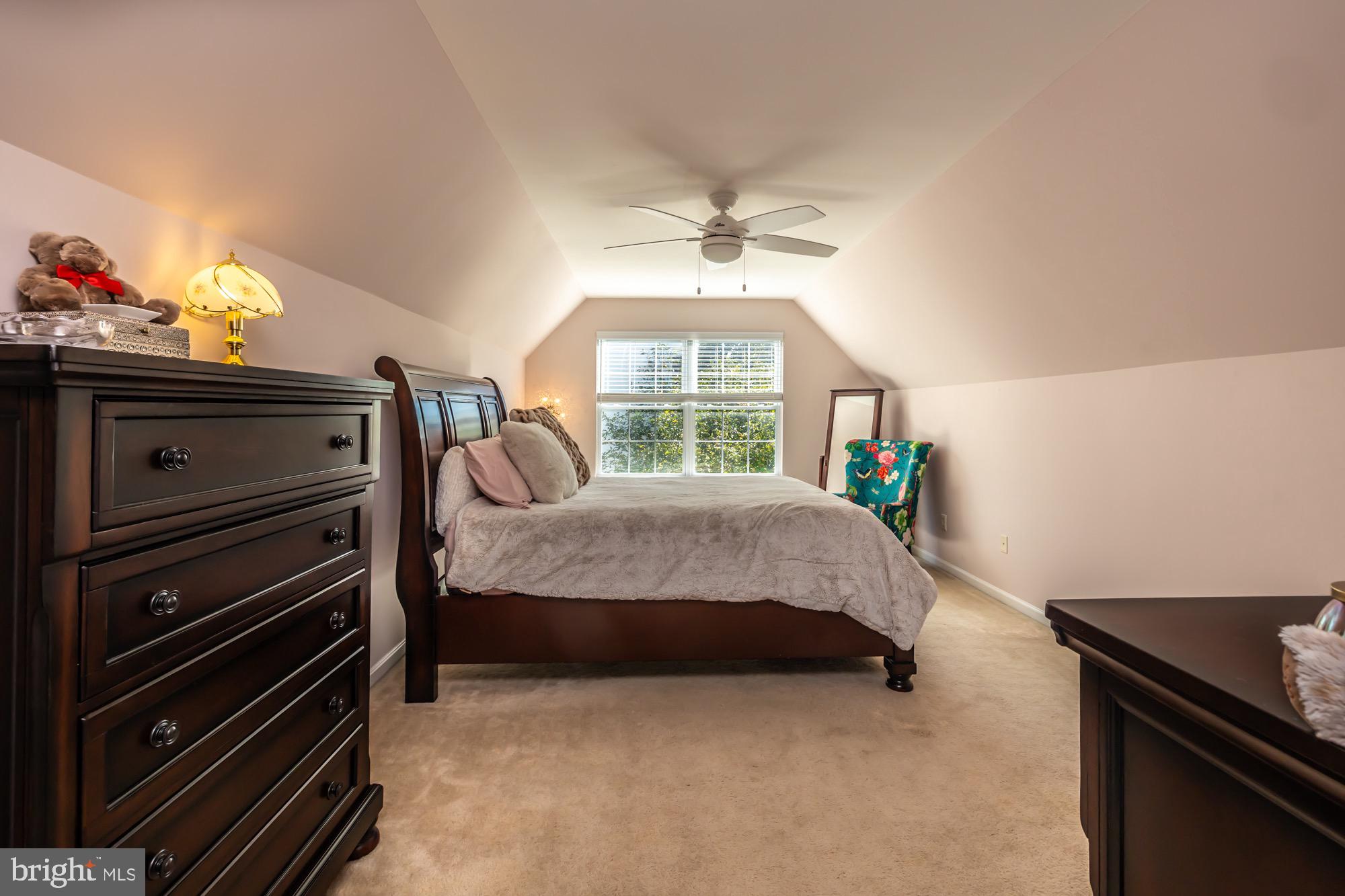 HAWTHORNE LANE - Residential