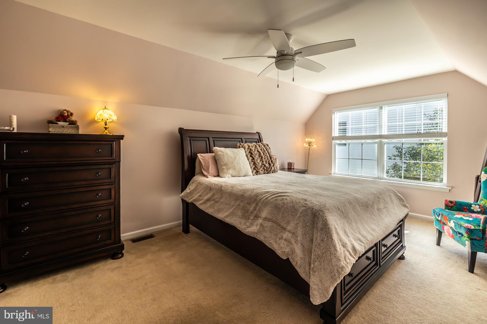 HAWTHORNE LANE - Residential