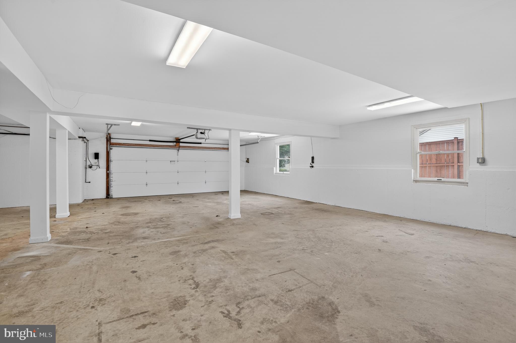 LAKEWOOD ESTATES - Residential