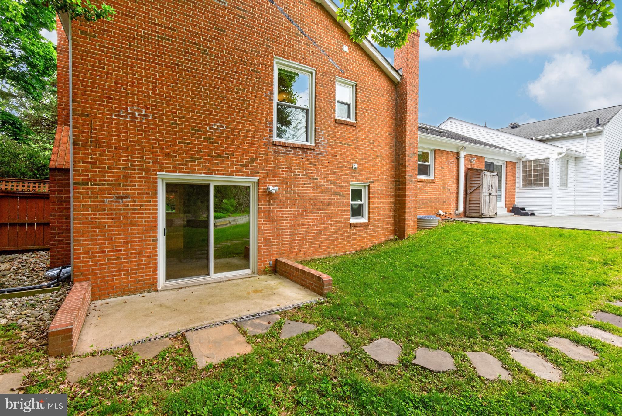 LAKEWOOD ESTATES - Residential