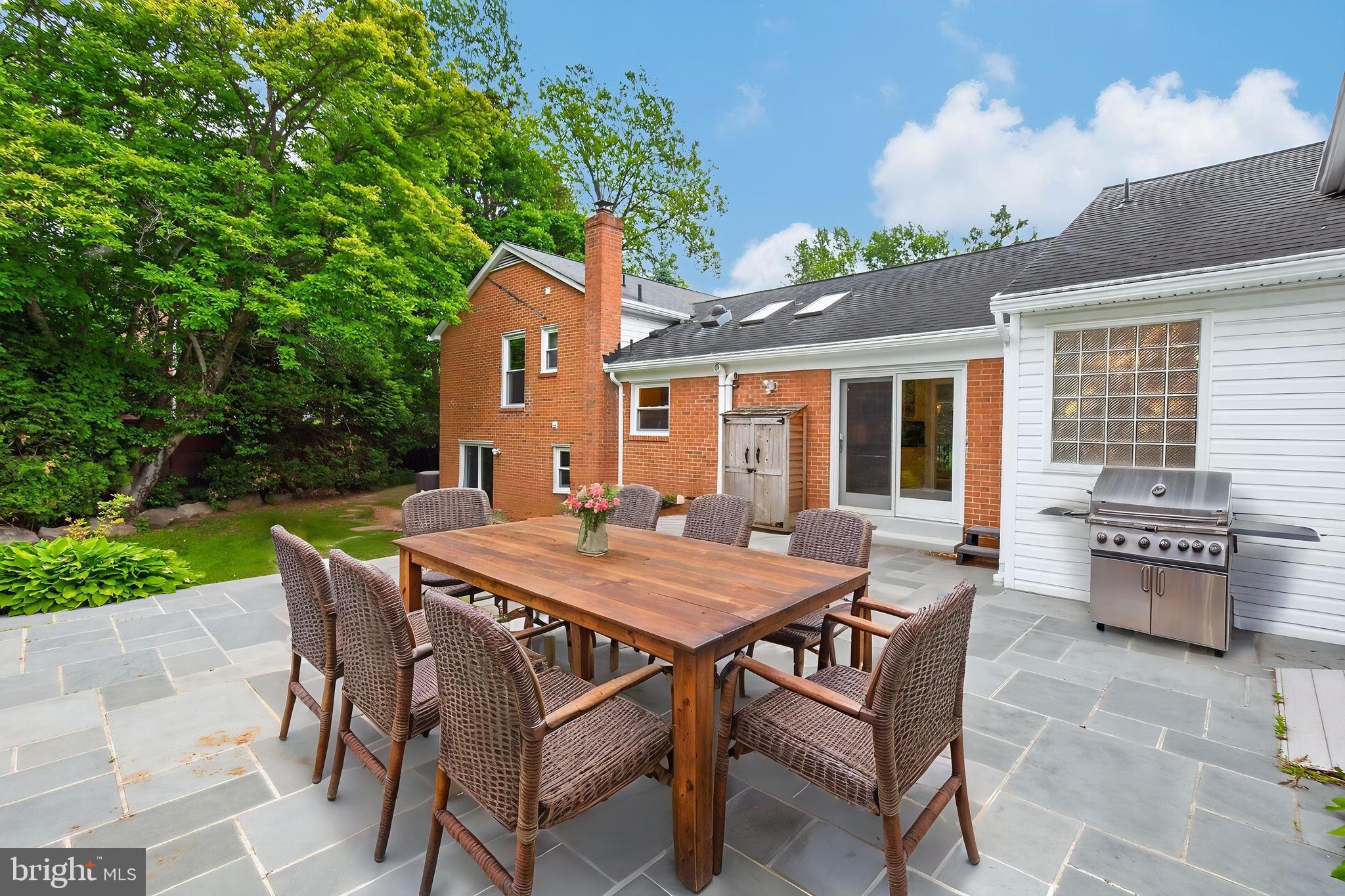 LAKEWOOD ESTATES - Residential