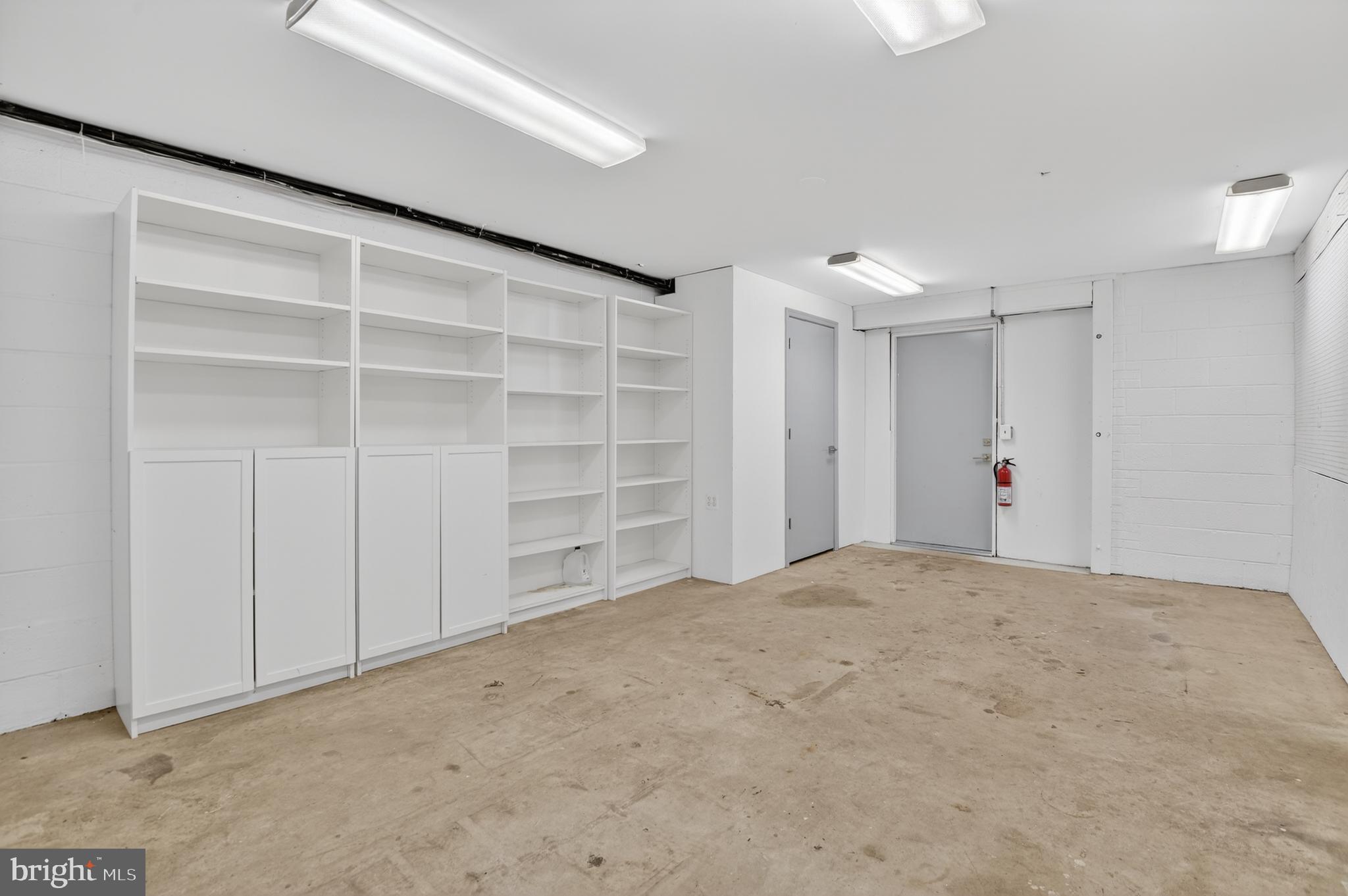 LAKEWOOD ESTATES - Residential