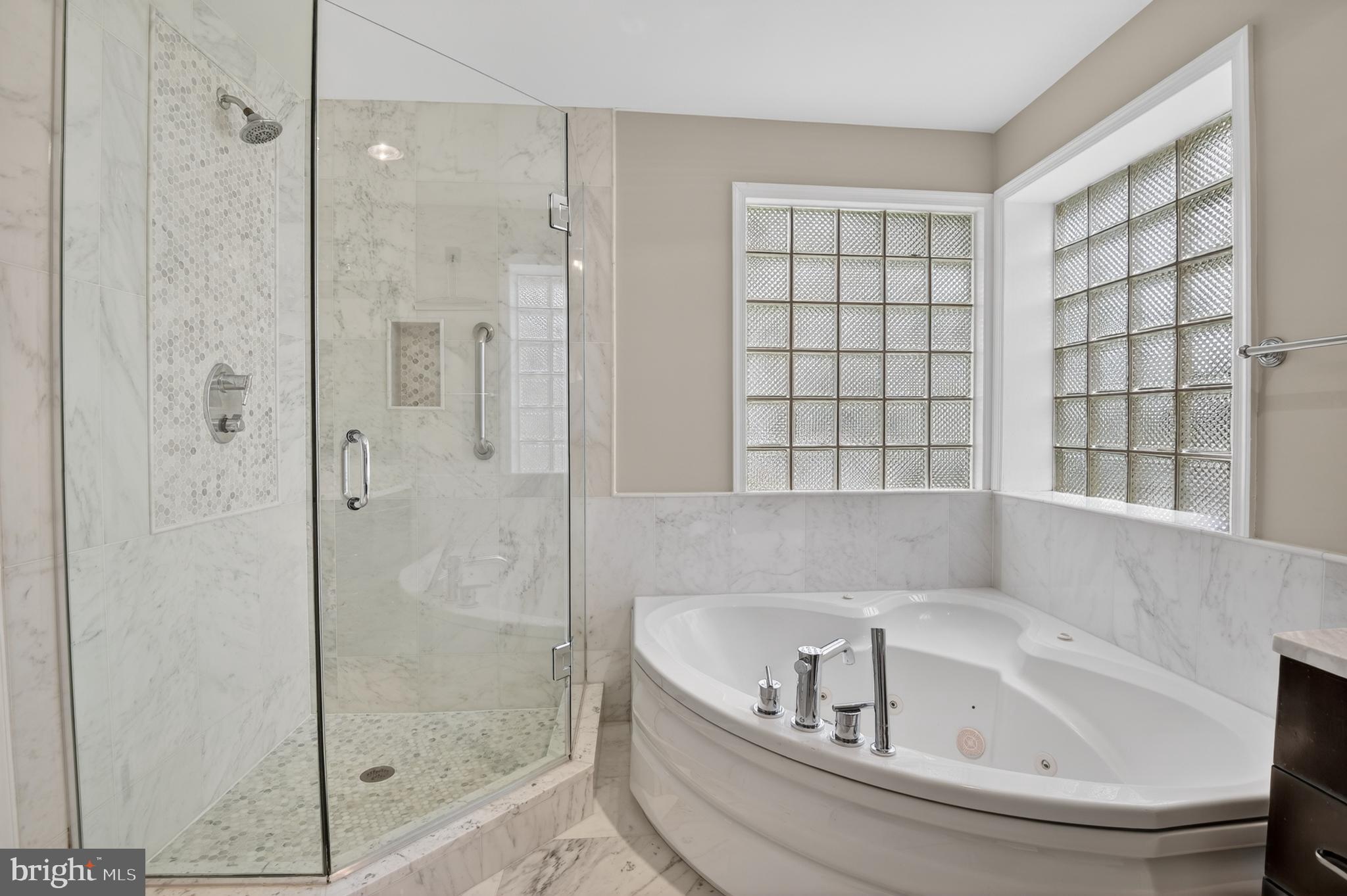 LAKEWOOD ESTATES - Residential