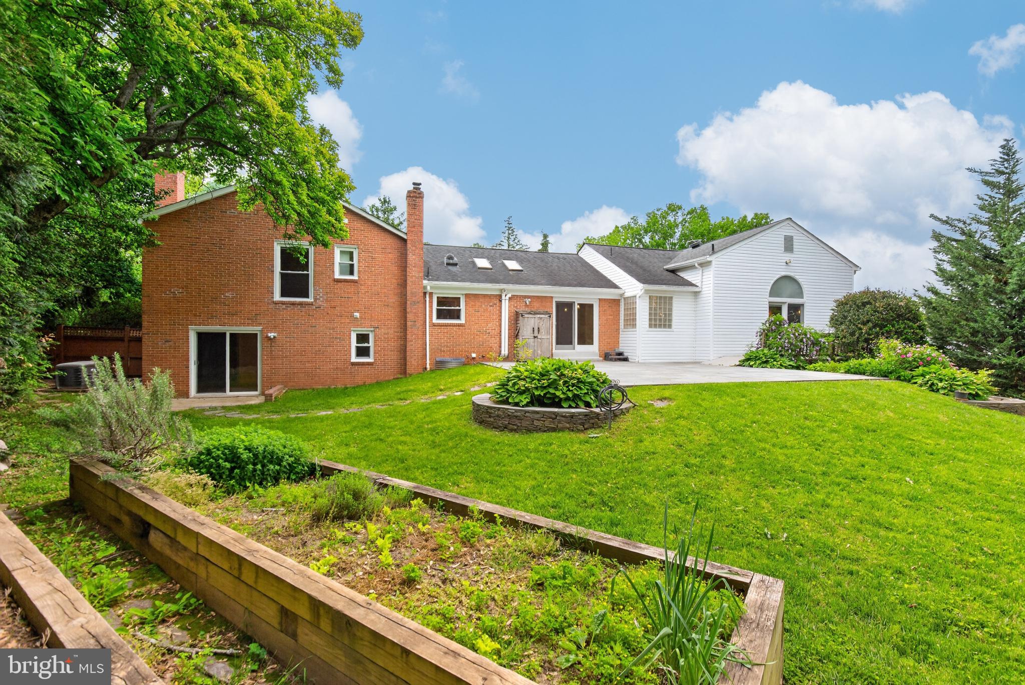 LAKEWOOD ESTATES - Residential