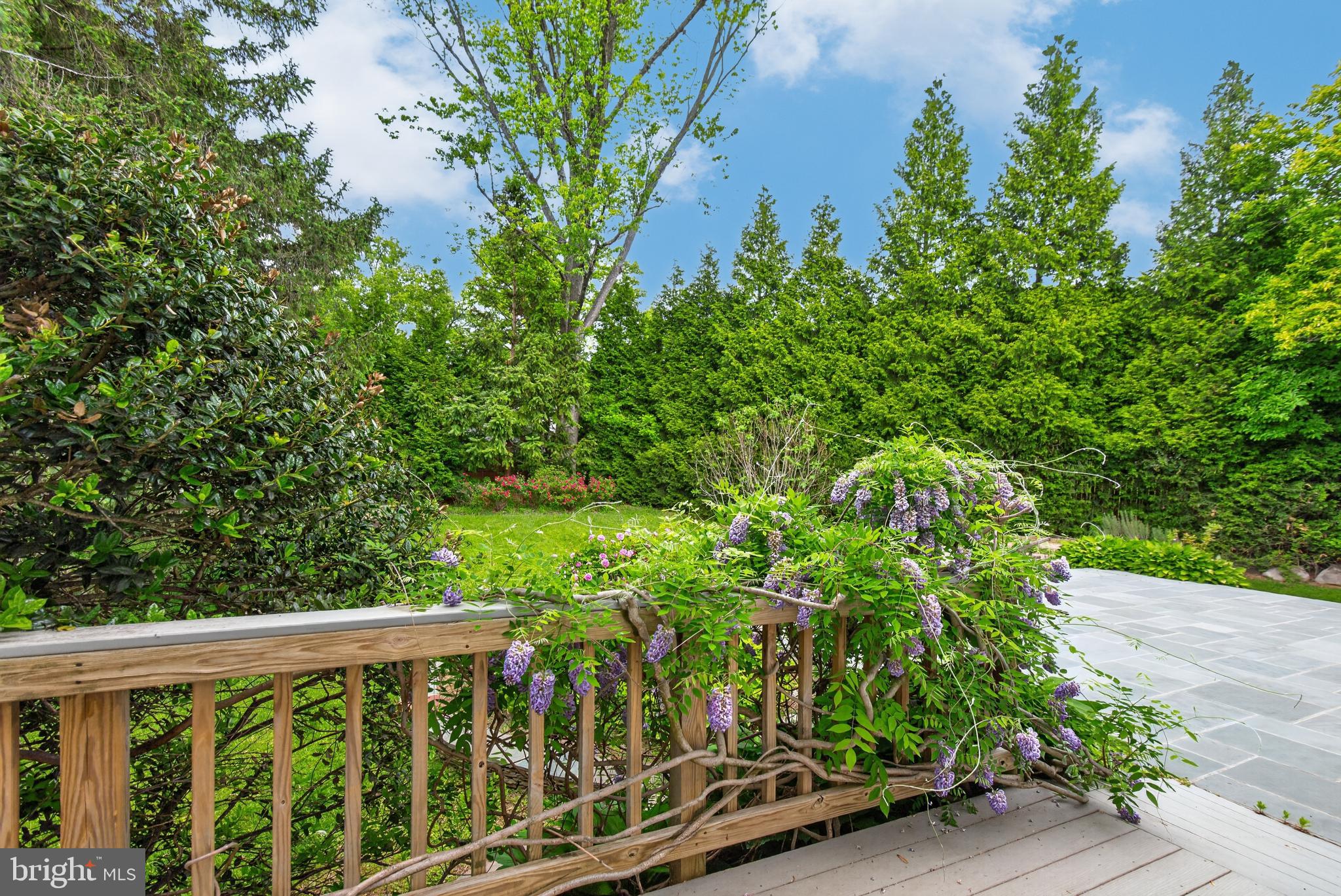 LAKEWOOD ESTATES - Residential