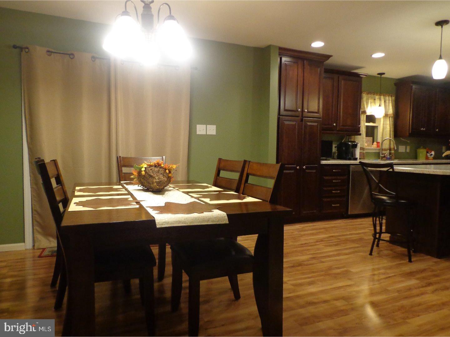 YORKVILLE - Residential