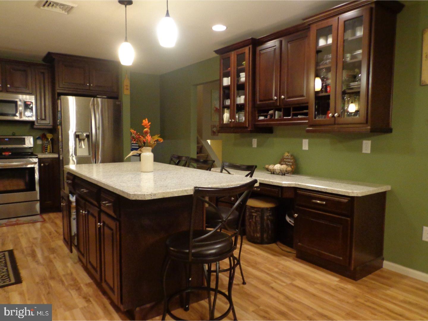 YORKVILLE - Residential