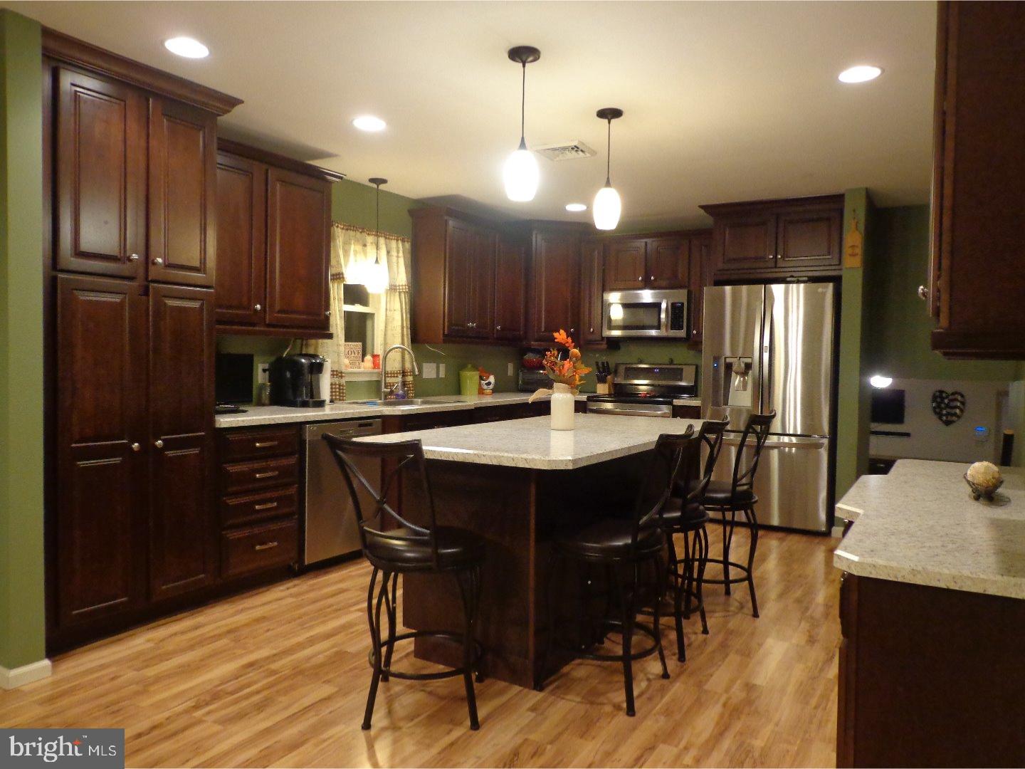 YORKVILLE - Residential