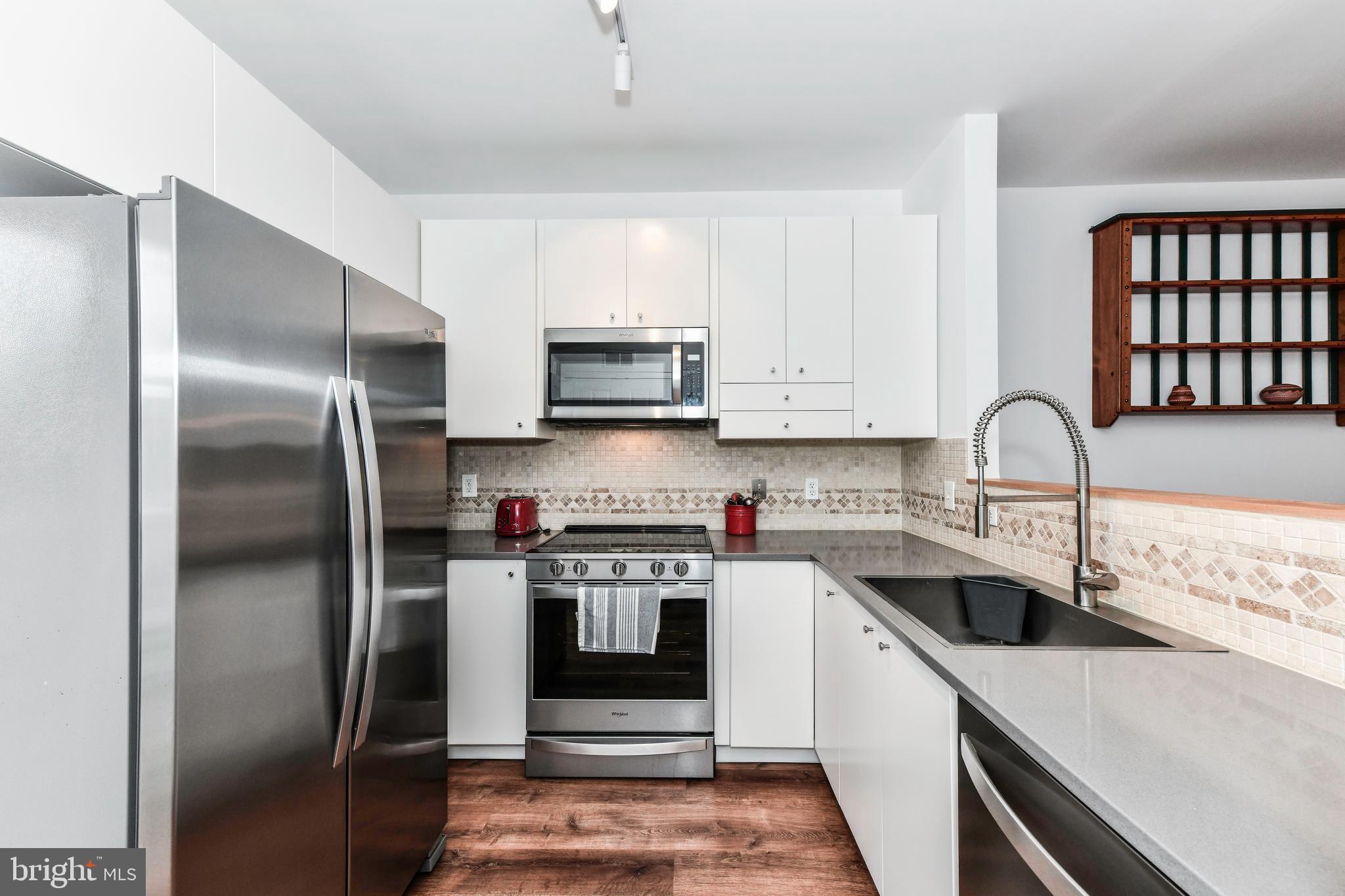 42439 ROCKROSE SQUARE