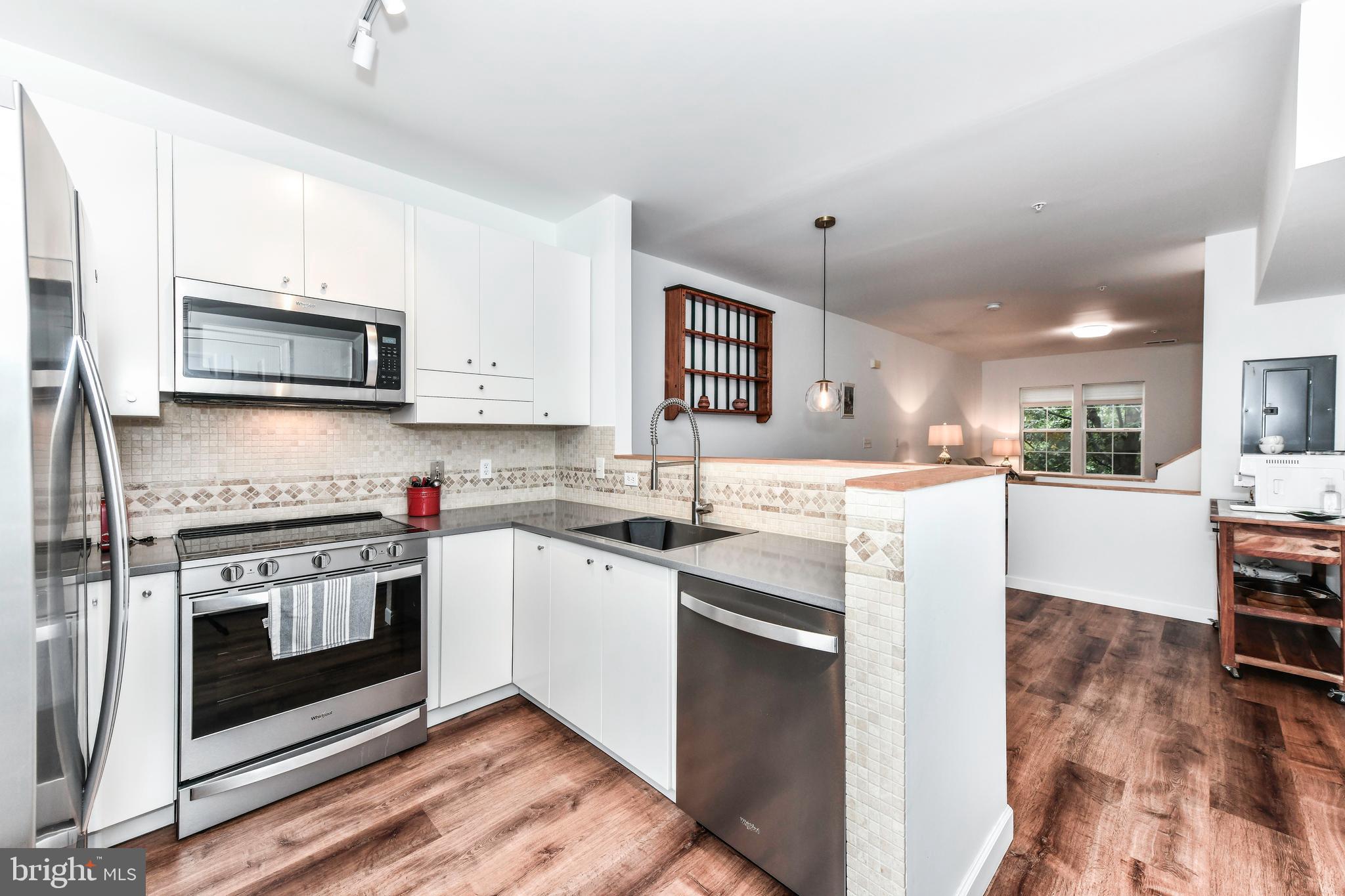 42439 ROCKROSE SQUARE