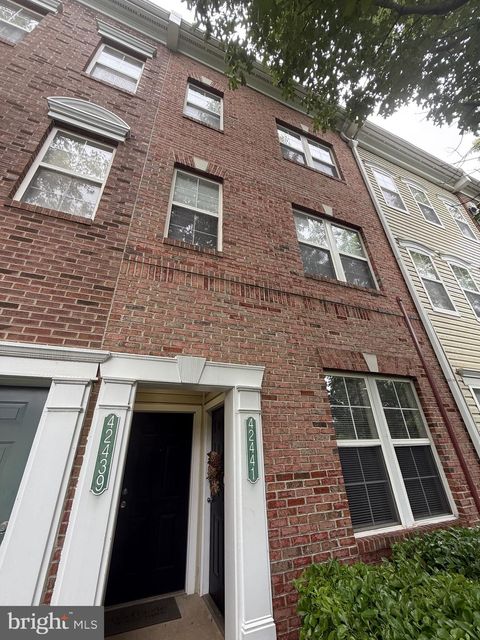 42439 ROCKROSE SQUARE BRAMBLETON VA 20148