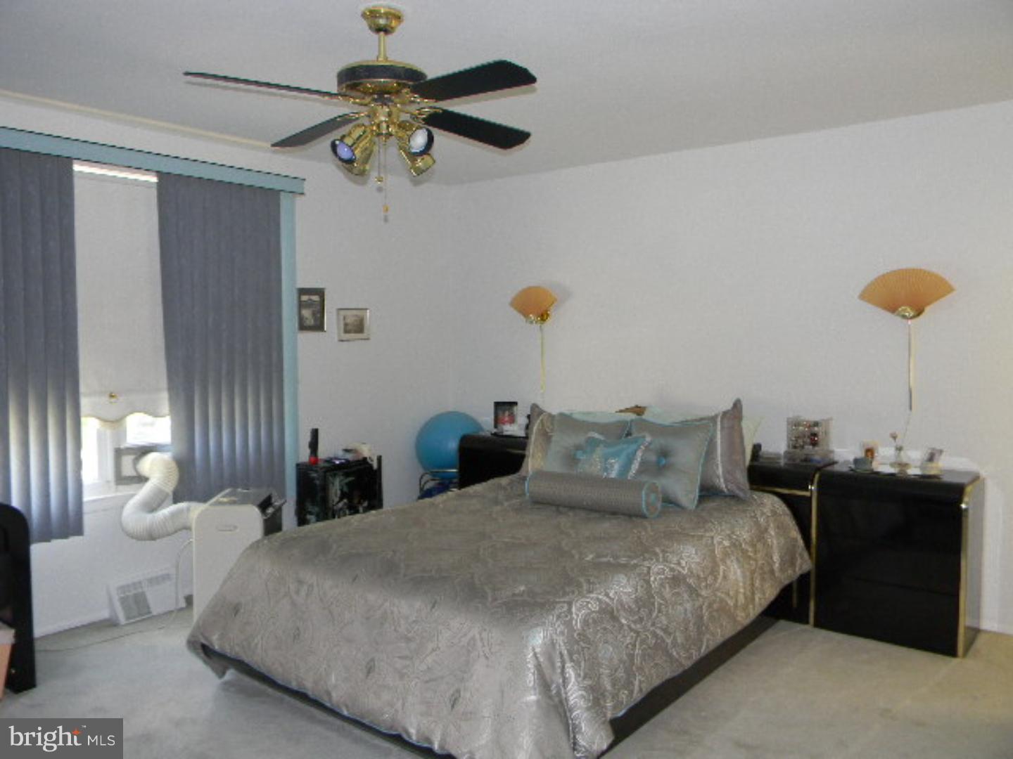 PHILADELPHIA (NORTHEAST) - Residential