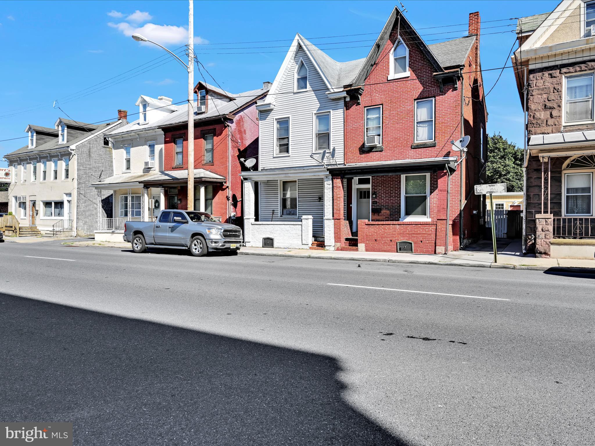 1127 WALNUT STREET