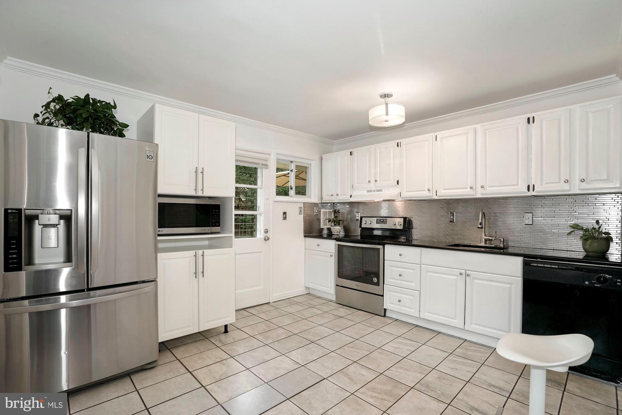 LINCOLNIA HEIGHTS - Residential