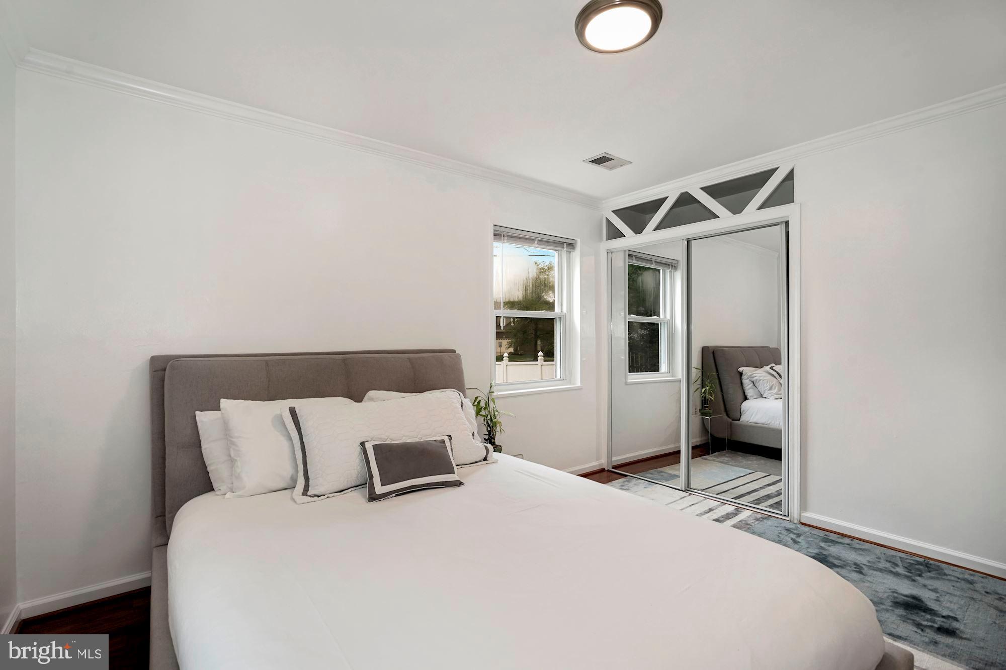 LINCOLNIA HEIGHTS - Residential