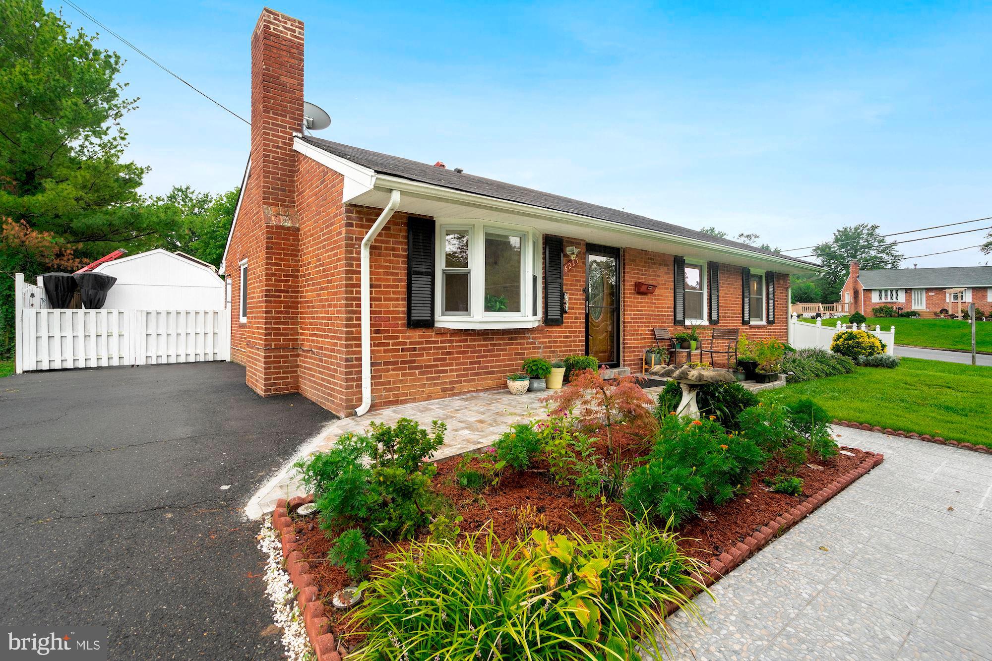 LINCOLNIA HEIGHTS - Residential