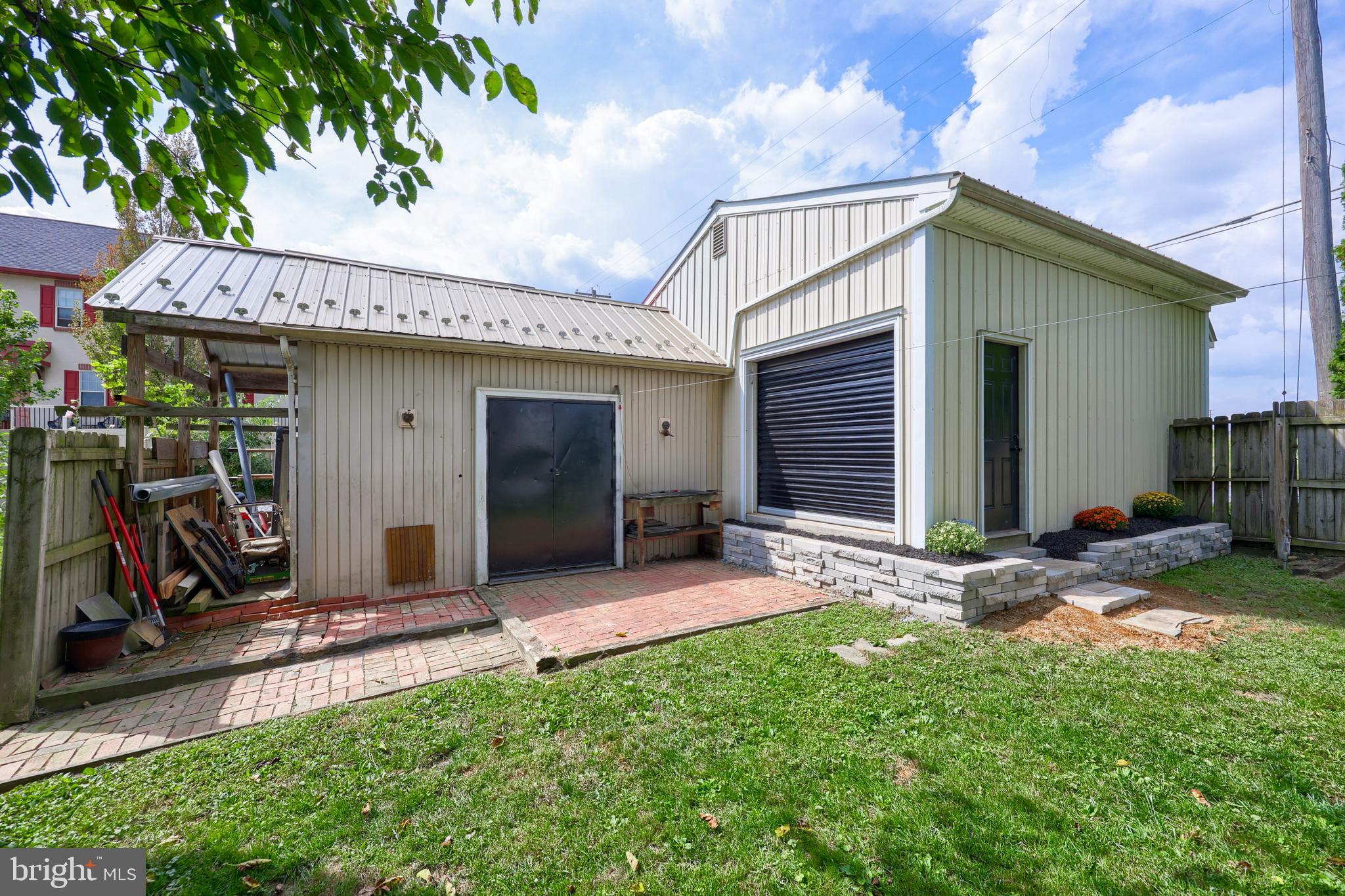 PENN MANOR - Residential