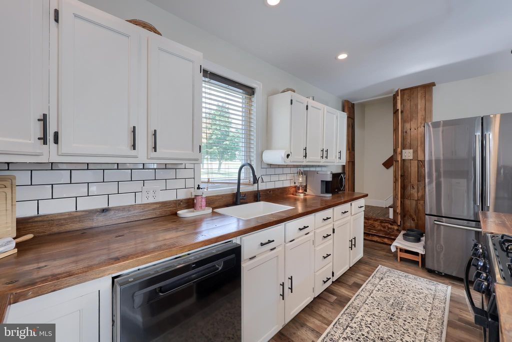 Photo of 642 Millwood Road, WILLOW STREET, PA 17584 (MLS # PALA2076568)