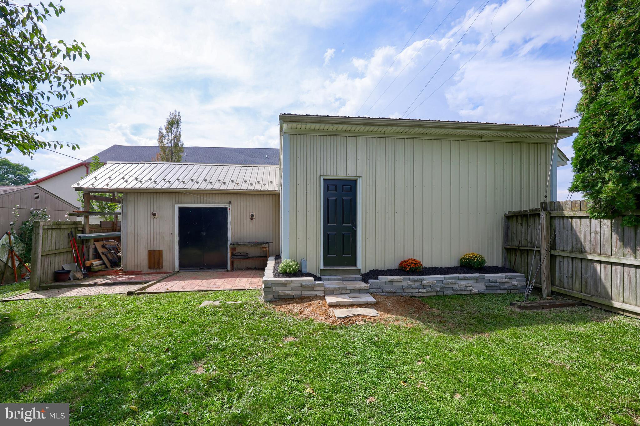 PENN MANOR - Residential