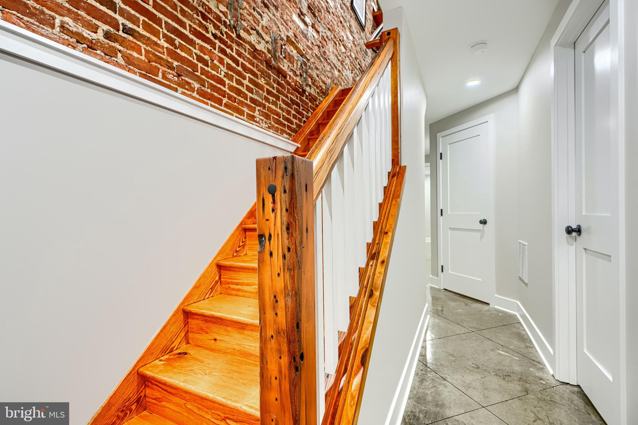 RIVERSIDE - Residential