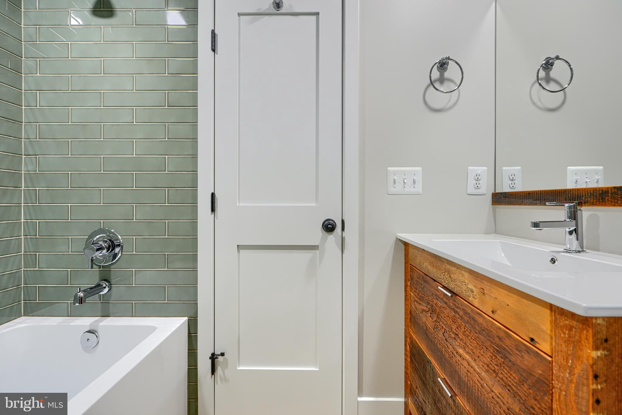 RIVERSIDE - Residential