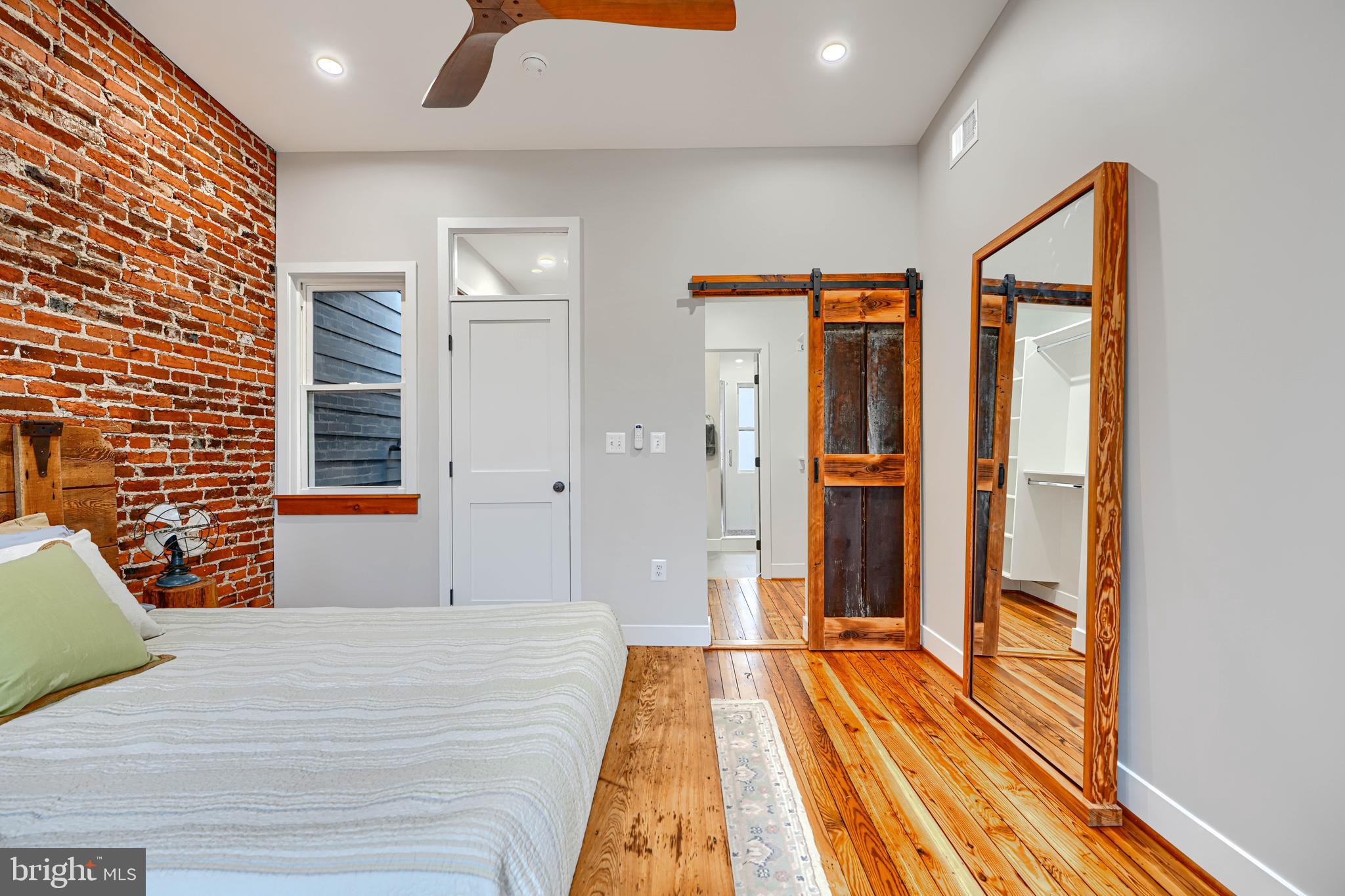 RIVERSIDE - Residential