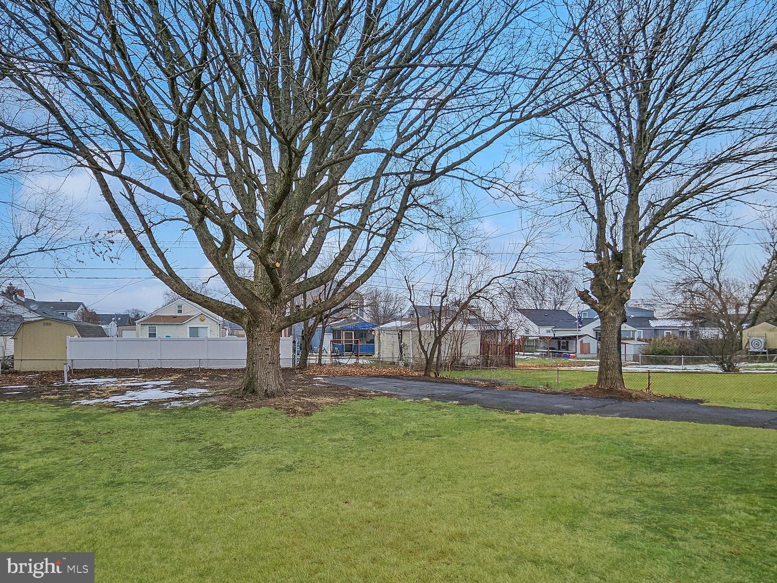 LYNBROOK - Residential