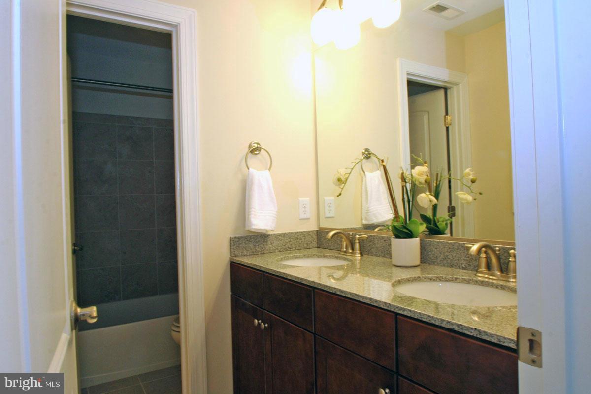 RITA'S RESERVE - Residential