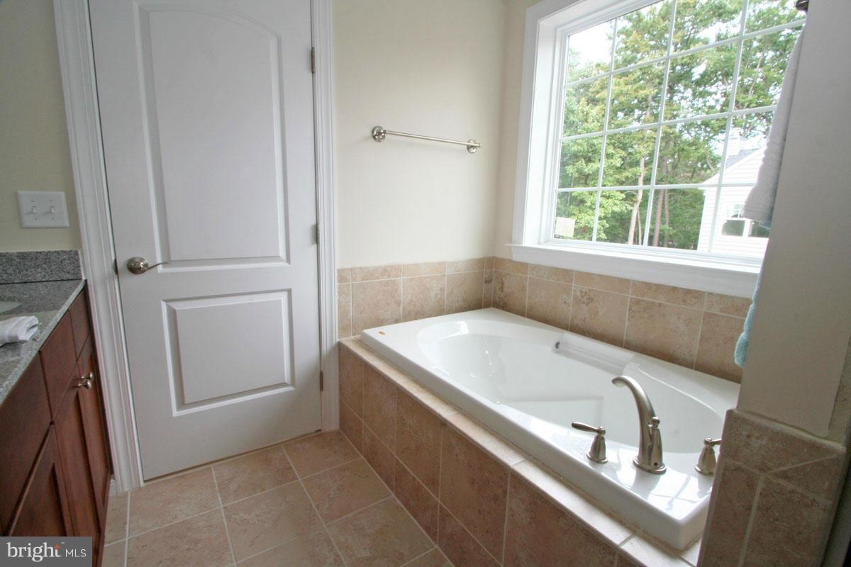 RITA'S RESERVE - Residential