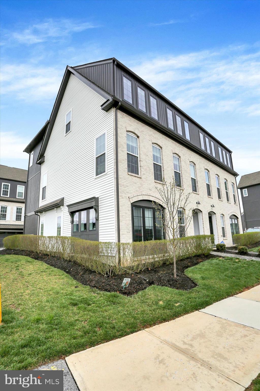 3145 GROVE COURT