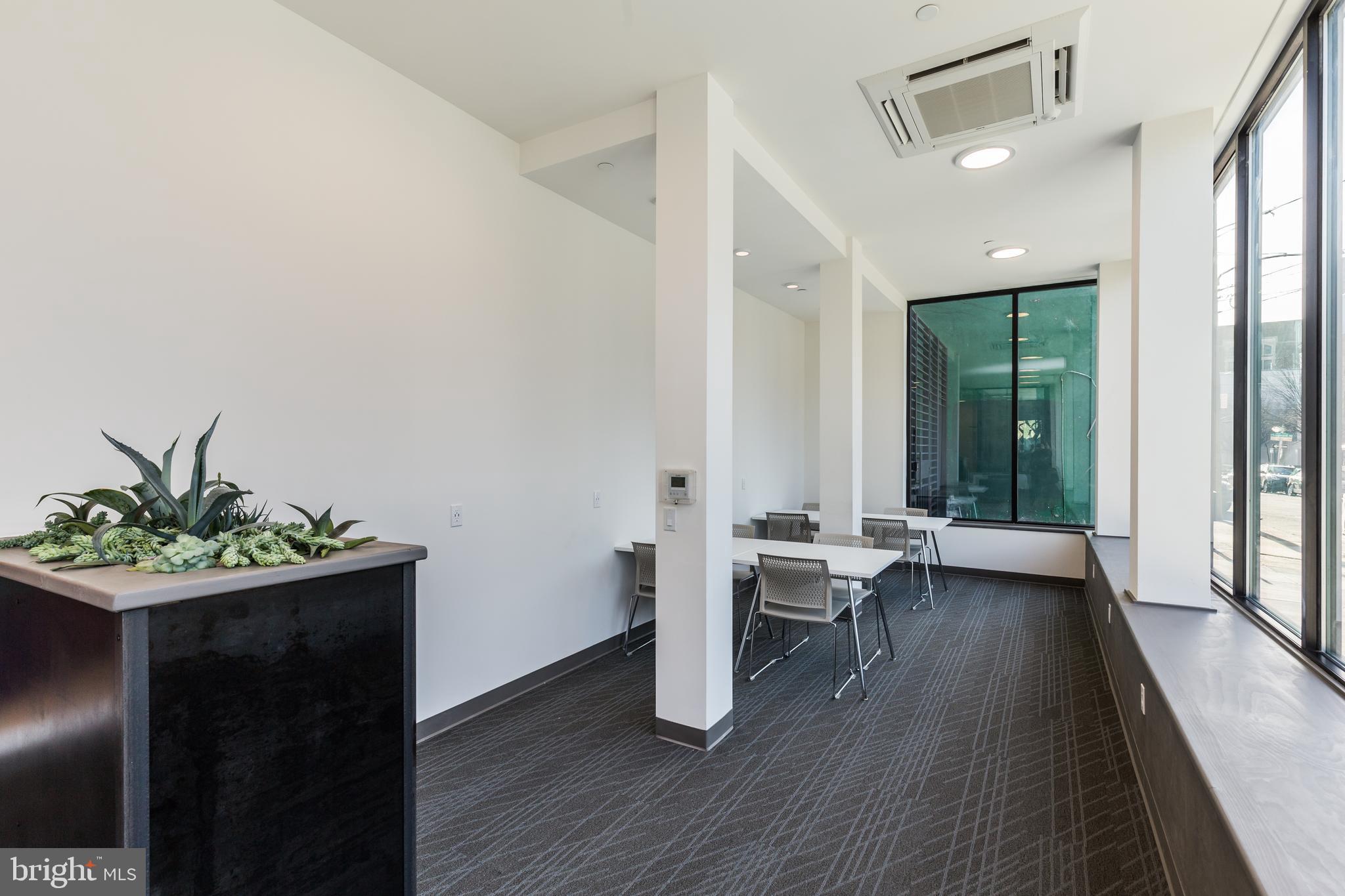 KENSINGTON - Residential Lease