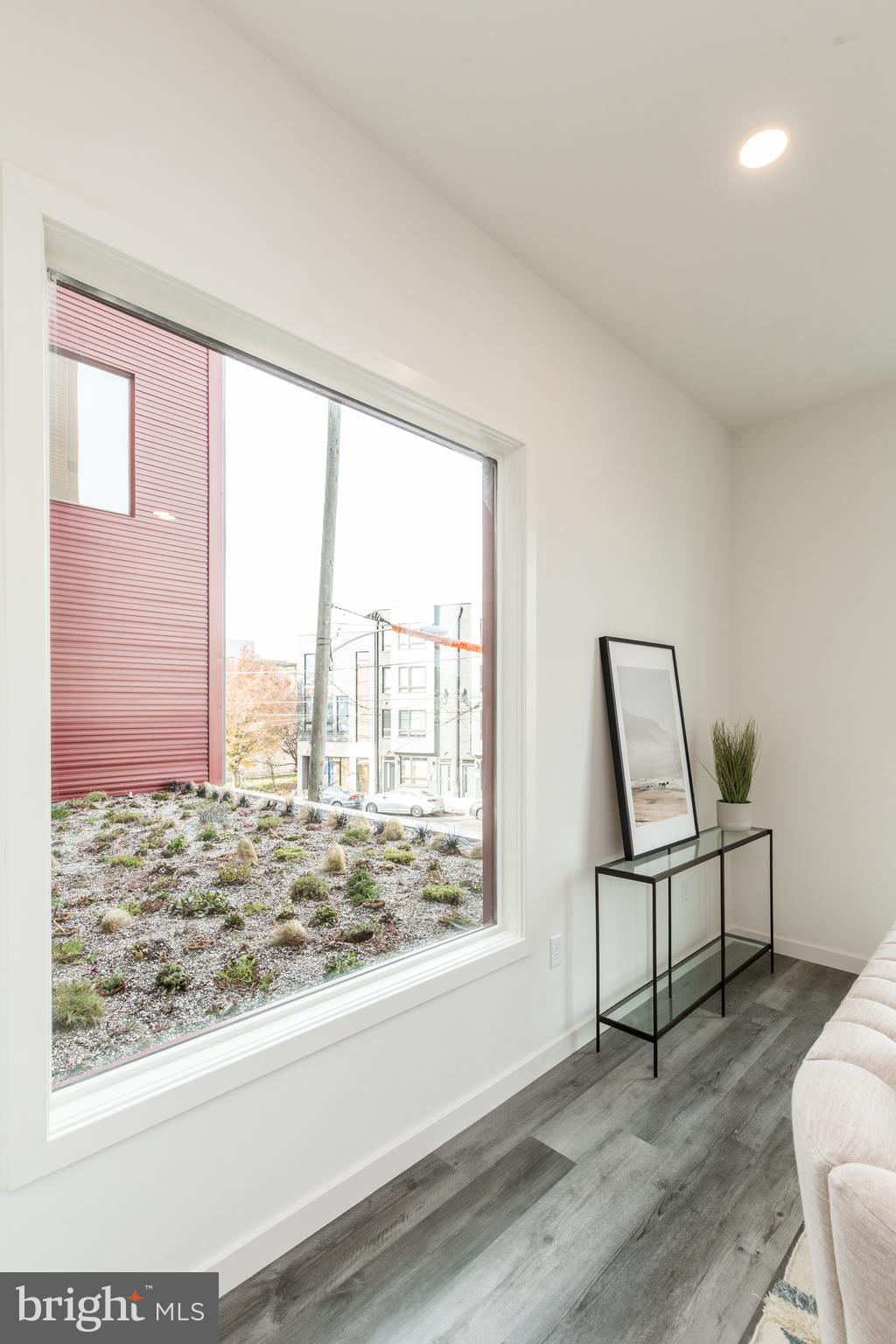 KENSINGTON - Residential Lease