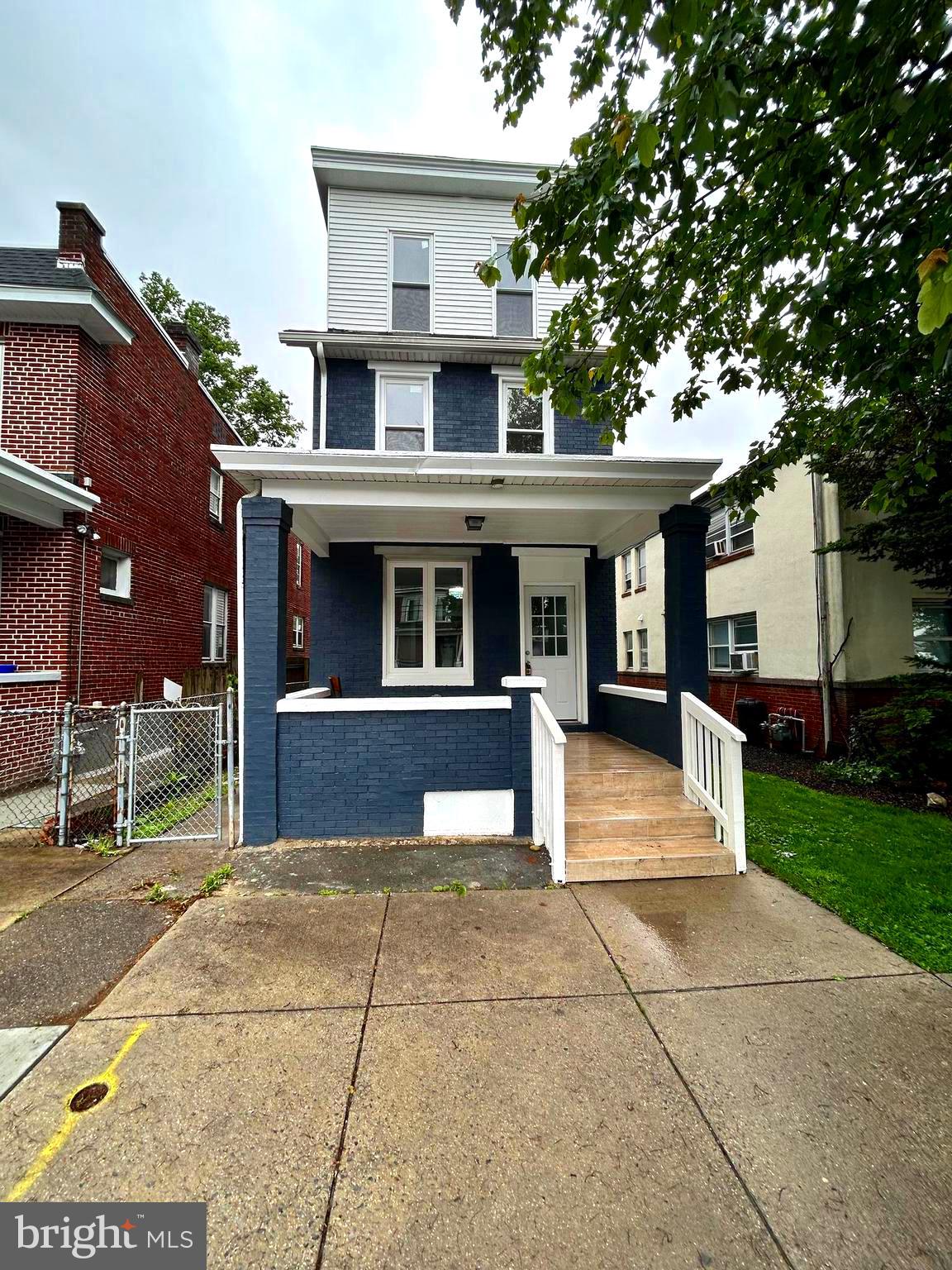 This newly renovated property features four spacious bedrooms with walk-in closets, two full bathrooms and a half bathroom, providing ample space and convenience. The updated kitchen offers modern amenities and generous space for cooking and entertaining, making it an ideal home for families or those seeking comfort and style in a beautifully refreshed environment. 🏠
