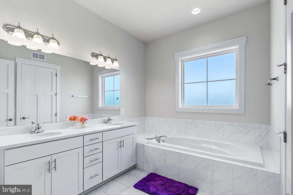 TWO RIVERS - Residential