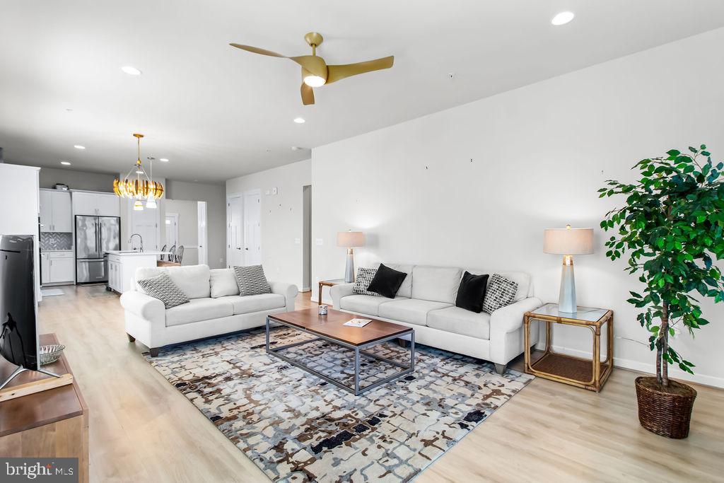 TWO RIVERS - Residential