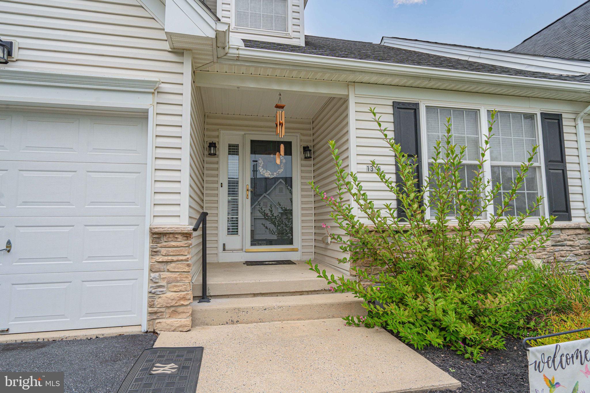 1325 BRIARWOOD LANE
