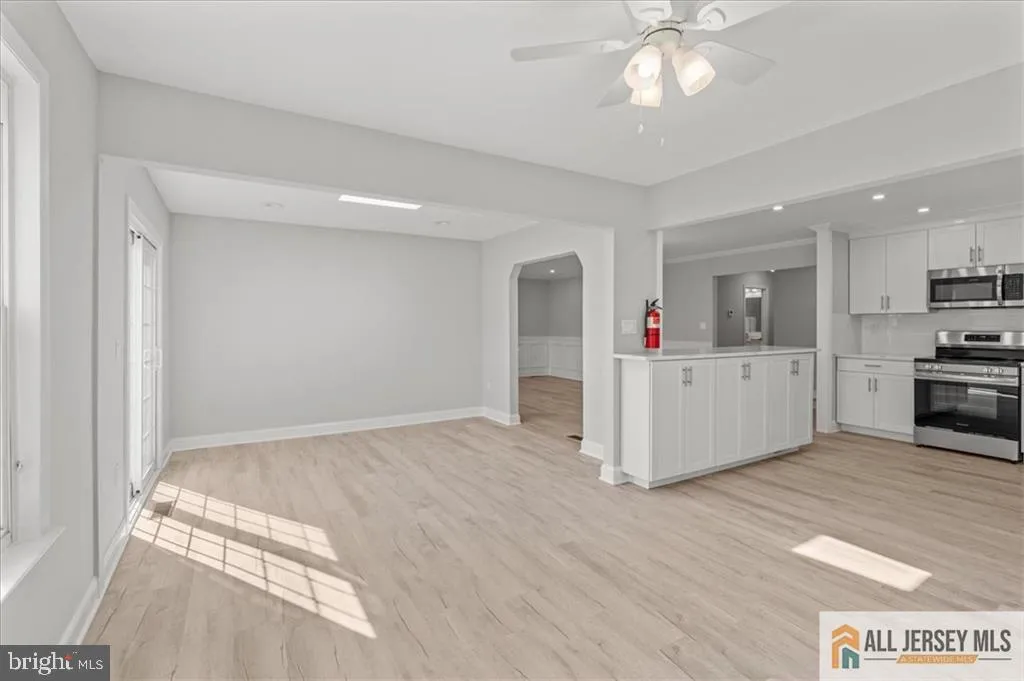 Monroe Township, New Jersey 08831, United States, 2 Bedrooms Bedrooms, ,2 BathroomsBathrooms,Residential,Active,223475