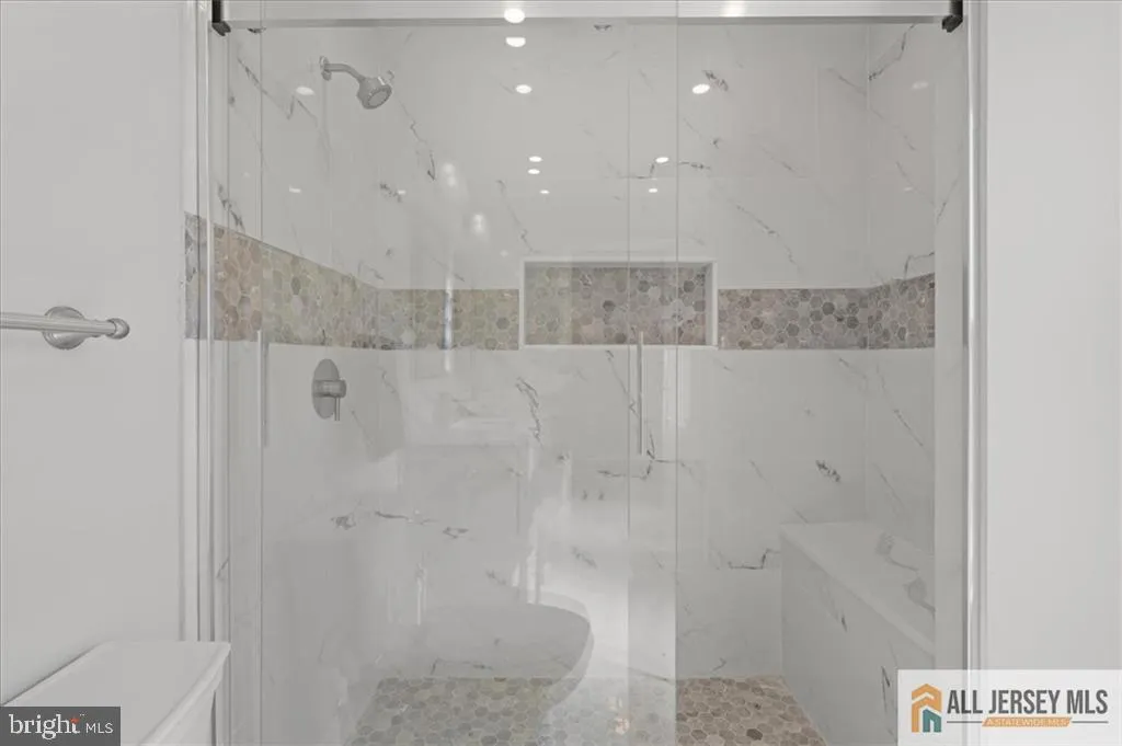 Monroe Township, New Jersey 08831, United States, 2 Bedrooms Bedrooms, ,2 BathroomsBathrooms,Residential,Active,223475