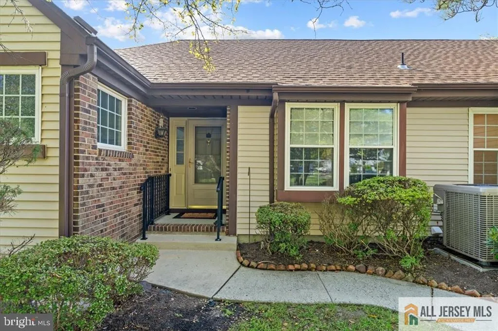 Monroe Township, New Jersey 08831, United States, 2 Bedrooms Bedrooms, ,2 BathroomsBathrooms,Residential,Active,223475